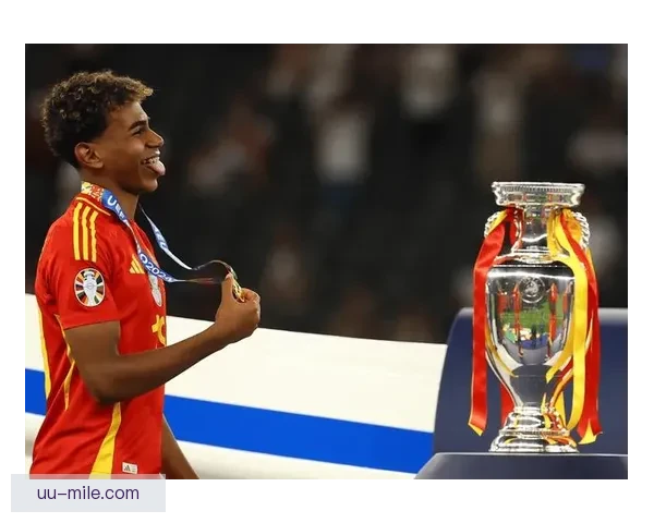 亚马尔荣膺2024欧洲杯最佳年轻球员 未来星光熠熠