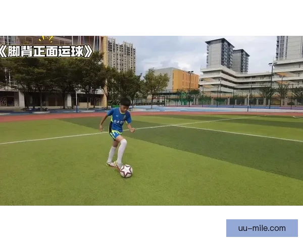 阿扎尔慈善赛再秀华丽运球点燃全场热情 阿扎尔慈善赛再秀华丽运球点燃全场热情